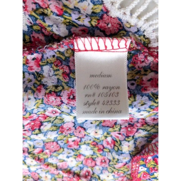 Jun & Ivy Floral Crochet Tank Top W/ Open, Flutter Back Size SZ Medium Crop - Picture 8 of 9